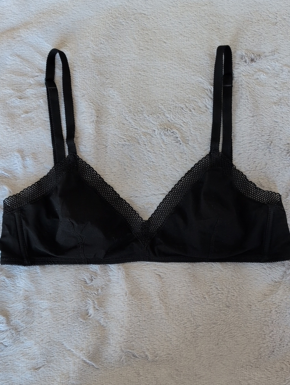 Black Lace-Trim Wireless Bralette